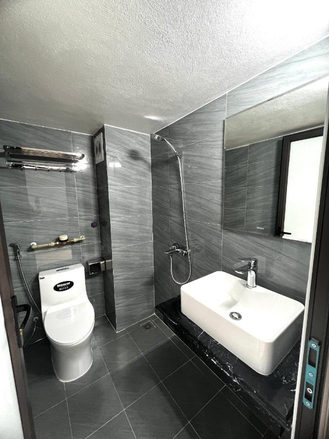 Era Apartment Tran Thai Tong Hanoi Buitenkant foto