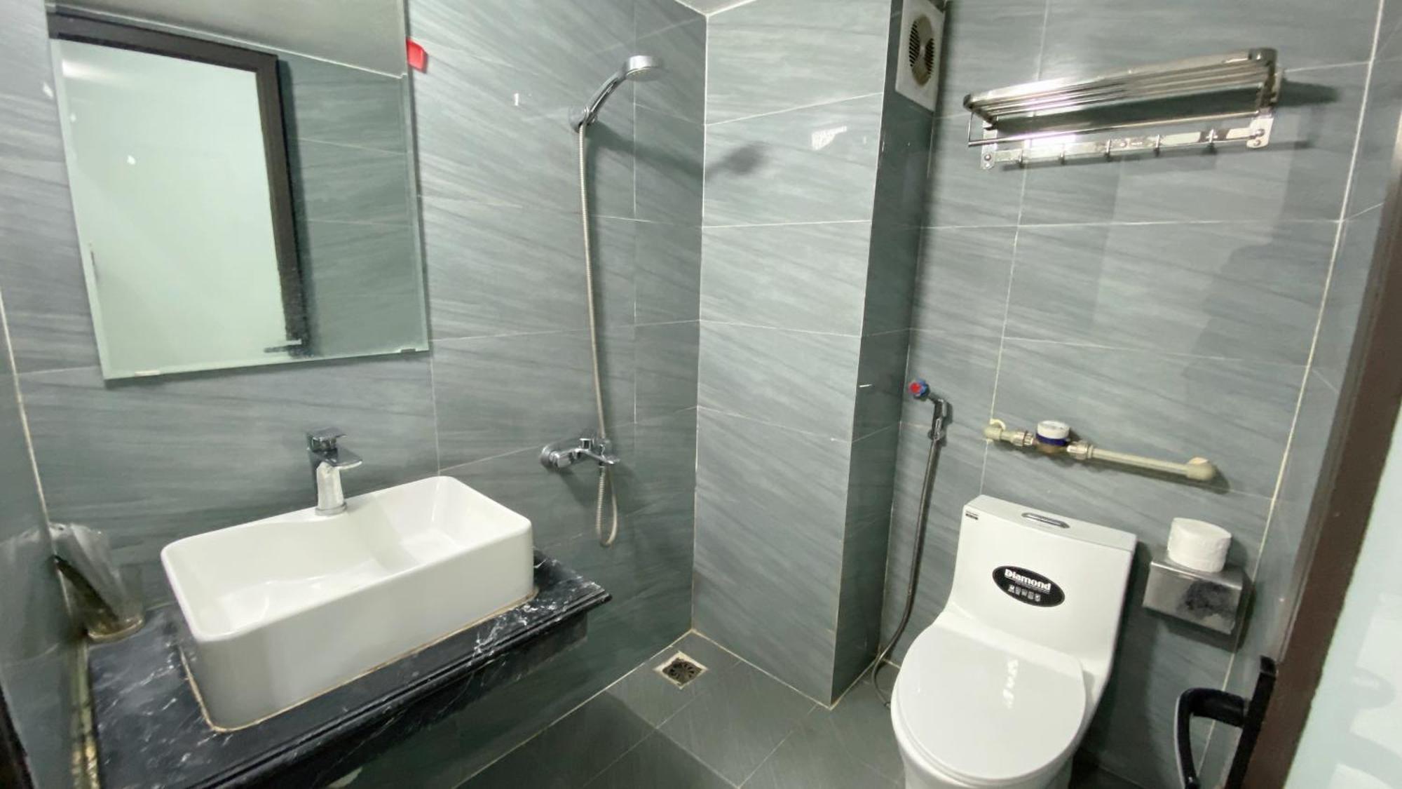 Era Apartment Tran Thai Tong Hanoi Buitenkant foto